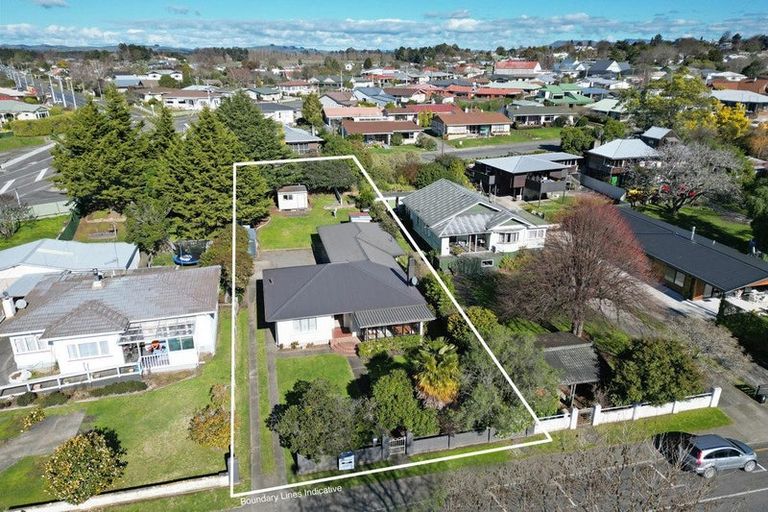 Photo of property in 5 Ruataniwha Street, Waipukurau, 4200