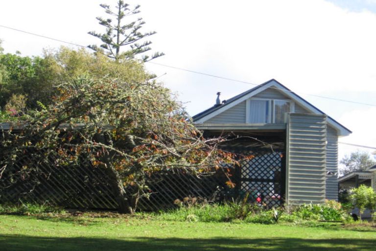 Photo of property in 107 Konini Road, Titirangi, Auckland, 0604