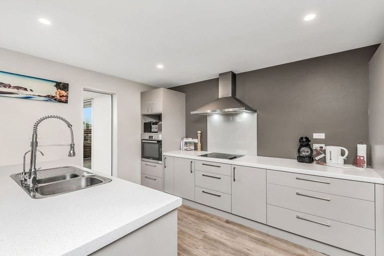 Photo of property in 30 Burnham School Road, Rolleston, 7614
