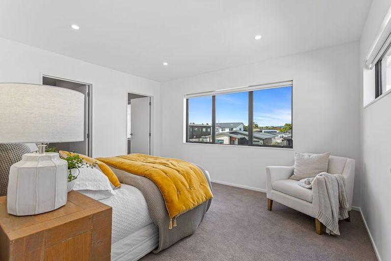 Photo of property in 77 Pepene Avenue, Takanini, Auckland, 2112
