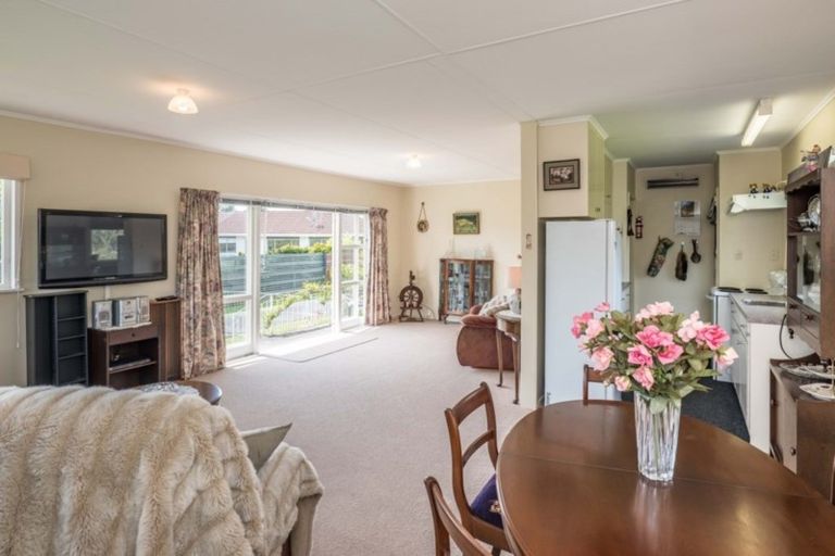 Photo of property in 20a Matai Street, Waikanae, 5036