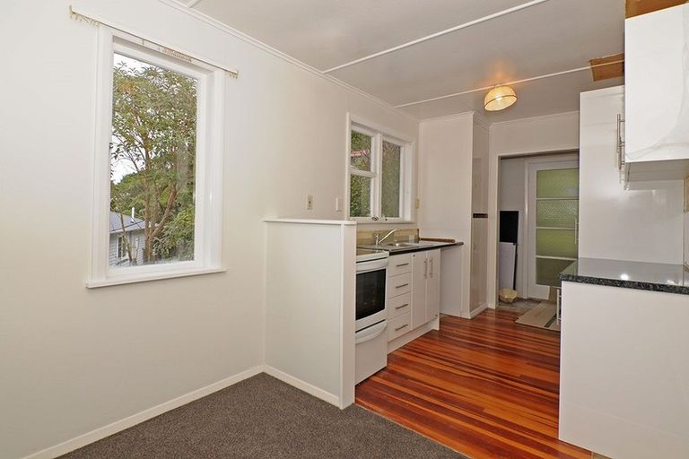 Photo of property in 141 Ruskin Road, Newlands, Wellington, 6037