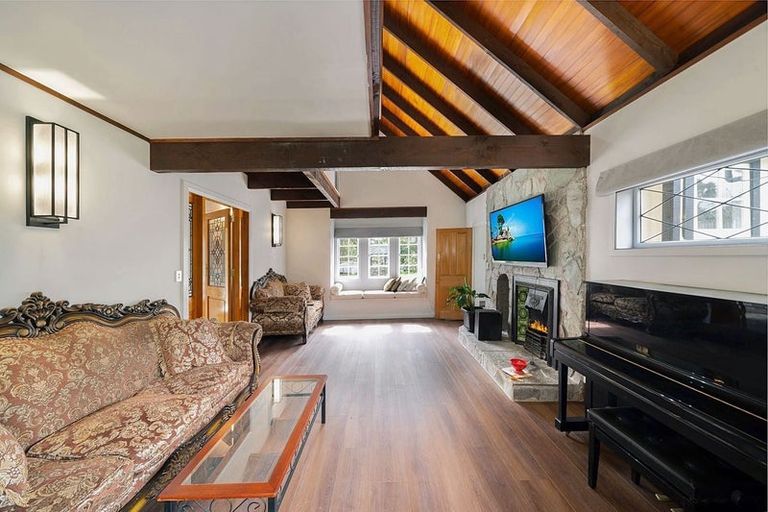 Photo of property in 68 Kaurilands Road, Titirangi, Auckland, 0604
