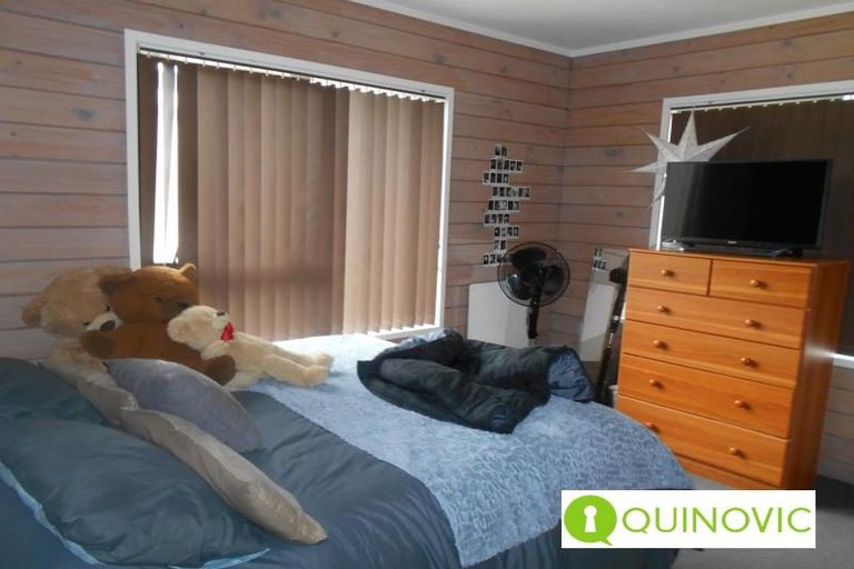 Photo of property in 37 Guadeloupe Crescent, Grenada Village, Wellington, 6037