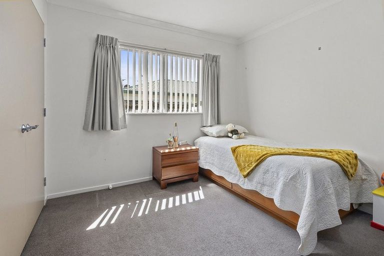 Photo of property in 1 Pohutukawa Grove, Titahi Bay, Porirua, 5022