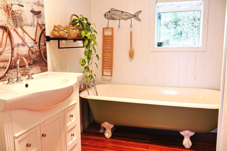 Photo of property in 43 Waiomu Valley Road, Waiomu, Thames, 3575