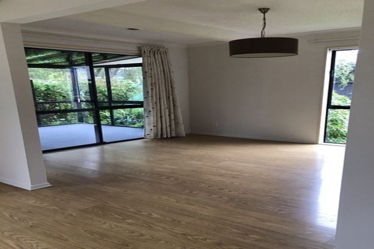 Photo of property in 2/33 Glenharrow Avenue, Avonhead, Christchurch, 8042