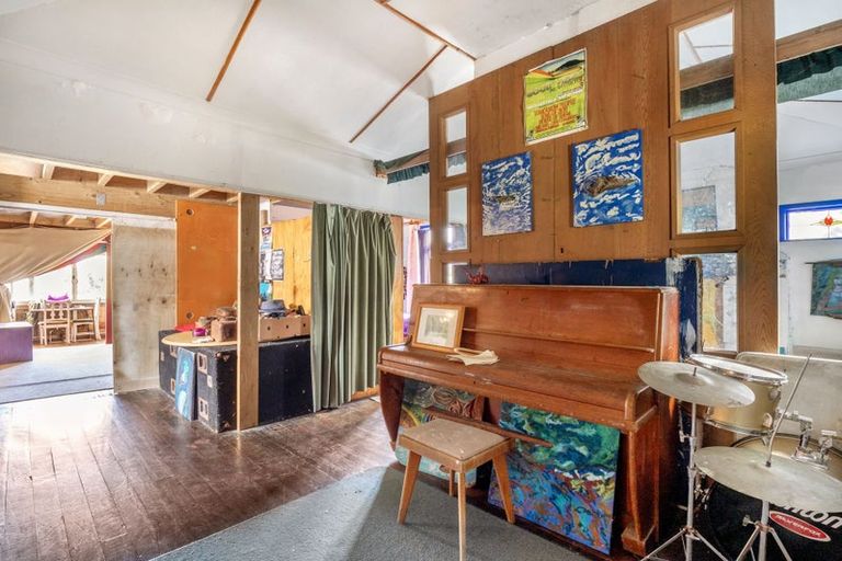 Photo of property in 115 Cornfoot Street, Castlecliff, Whanganui, 4501