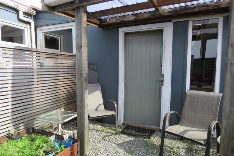 Photo of property in 47 Wakefield Street, Westport, 7825