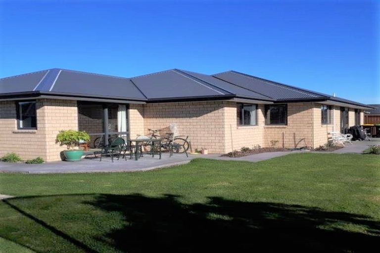 Photo of property in 8 Wattle Lane, Rangiora, 7400