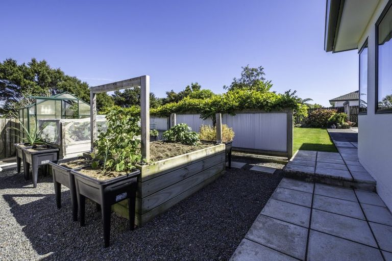 Photo of property in 34 Samwell Drive, Whitby, Porirua, 5024