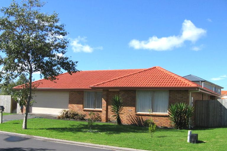 Photo of property in 38 Riverstone Road, Te Atatu Peninsula, Auckland, 0610