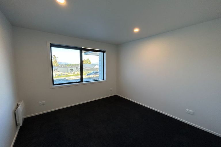 Photo of property in 37 Tomtit Crescent, Lake Hawea, 9382