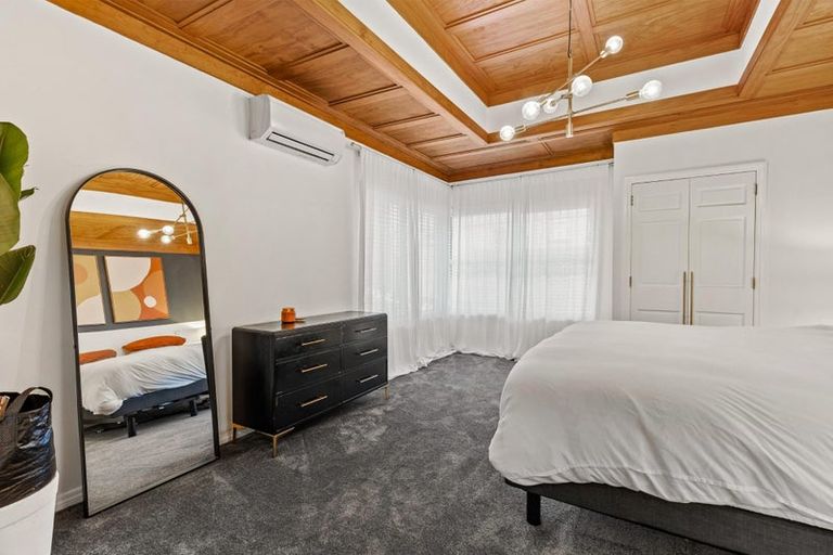 Photo of property in 236 Godley Road, Titirangi, Auckland, 0604