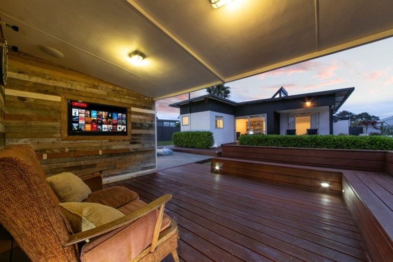 Photo of property in 87 Nikau Street, New Lynn, Auckland, 0600