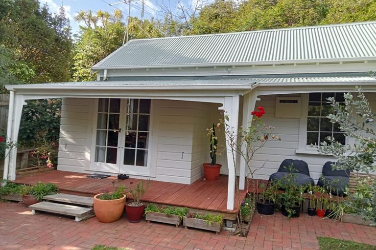 Photo of property in 4 Paremata Drive, Paremata, Porirua, 5024