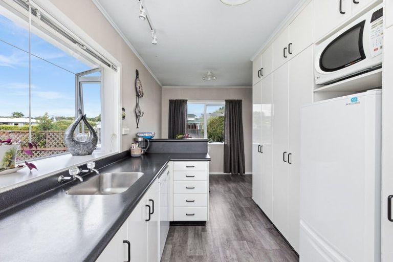 Photo of property in 14 Kauri Street, Taradale, Napier, 4112