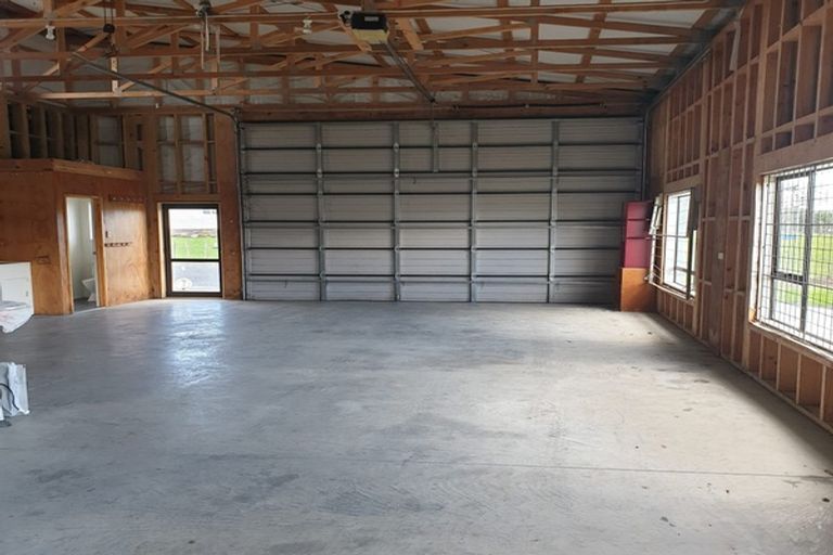 Photo of property in 16 Karioitahi Road, Waiuku, 2123