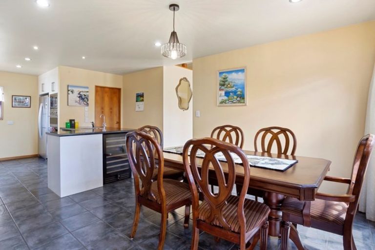 Photo of property in 28 Owen Place, Omokoroa, 3114
