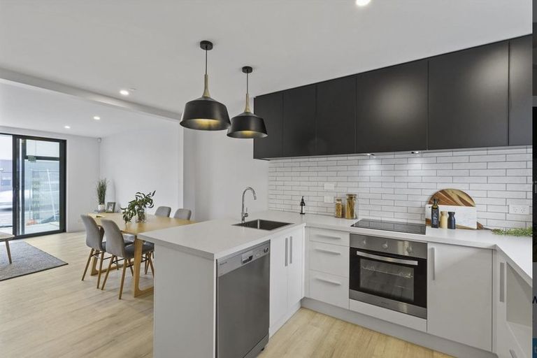 Photo of property in 3/8 New Brighton Road, Shirley, Christchurch, 8061