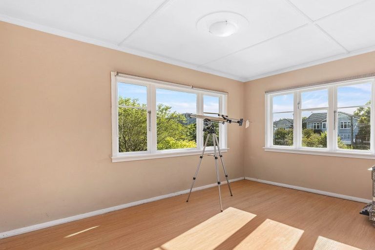 Photo of property in 28 Richmond Avenue, Karori, Wellington, 6012