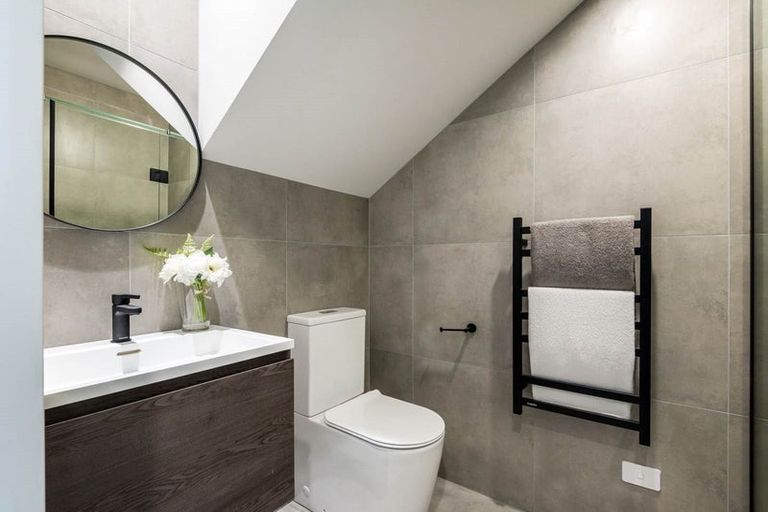 Photo of property in 22 Mina Way, Browns Bay, Auckland, 0630