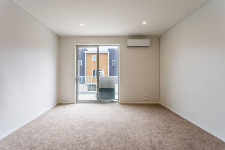 Photo of property in 8 Ceramic Lane, New Lynn, Auckland, 0600