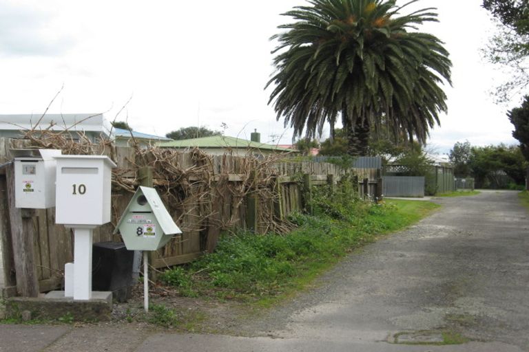 Photo of property in 12 Chester Crescent, West End, Palmerston North, 4410