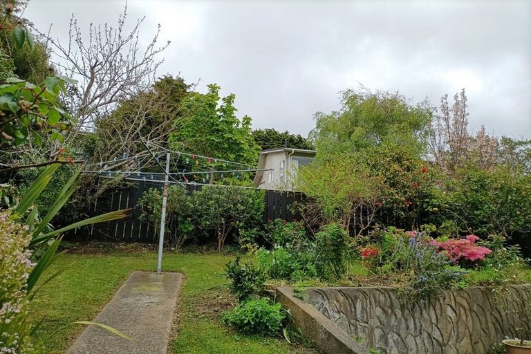 Photo of property in 4 Makatote Grove, Churton Park, Wellington, 6037