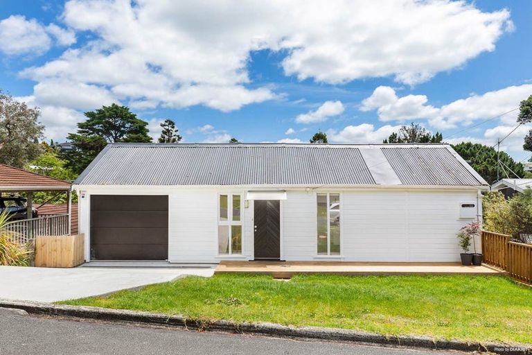 Photo of property in 92 Castor Bay Road, Castor Bay, Auckland, 0620