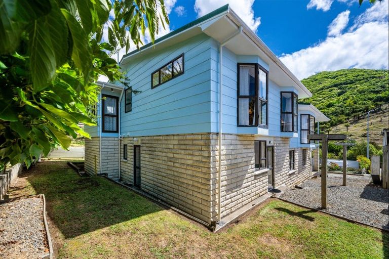 Photo of property in 68 Wairau Road, Picton, 7220