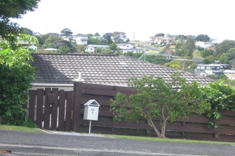 Photo of property in 1/36 Girrahween Drive, Totara Vale, Auckland, 0629