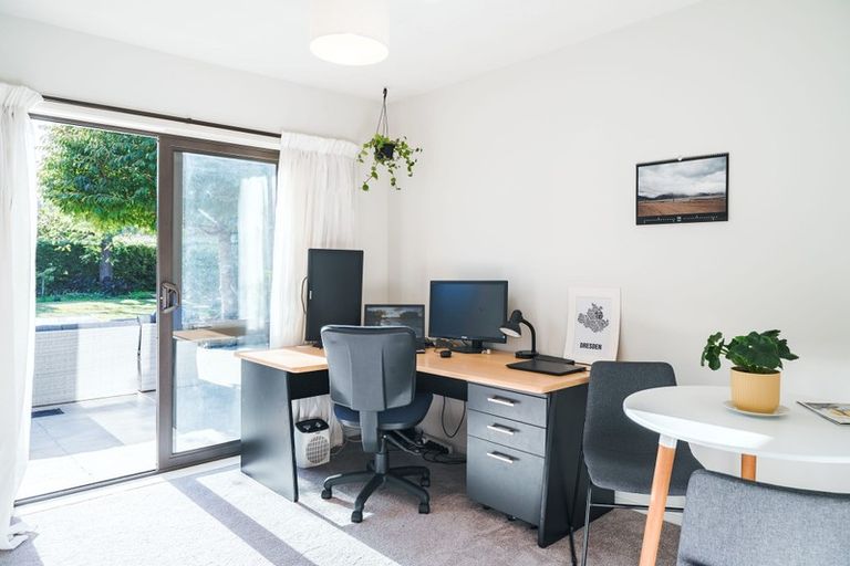 Photo of property in 10 Ludlow Place, Parklands, Christchurch, 8083