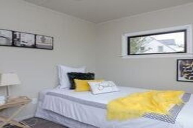 Photo of property in 36 Mcmaster Street, Greytown, 5712