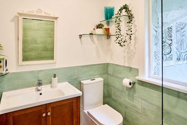 Photo of property in 339 Muritai Road, Eastbourne, Lower Hutt, 5013