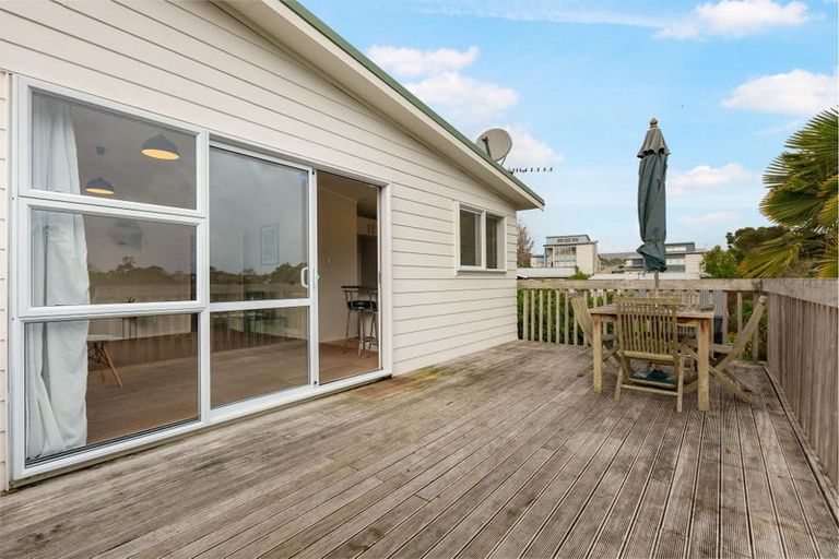 Photo of property in 20 Saffron Street, Birkdale, Auckland, 0626