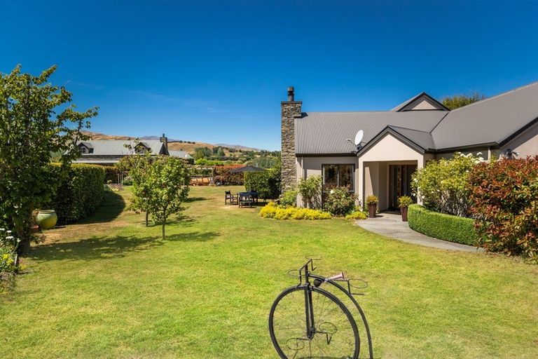 Photo of property in 2 Wellswood Way, Lower Shotover, Queenstown, 9371