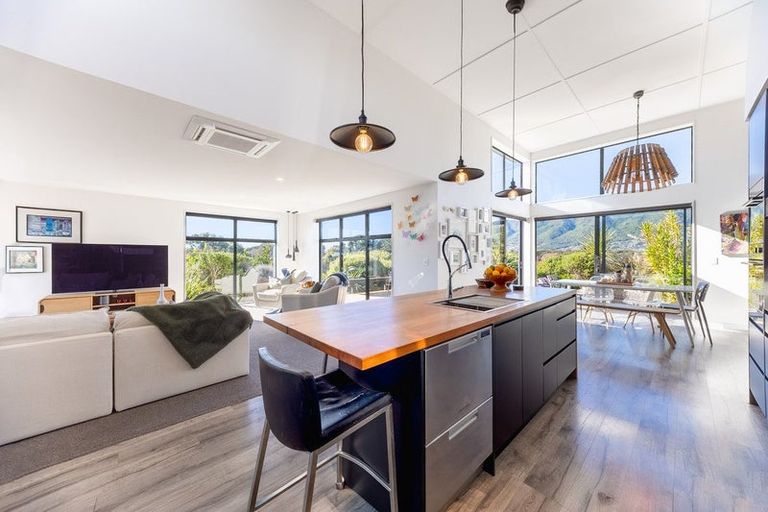 Photo of property in 9 Te Heke Place, Waikanae, 5036