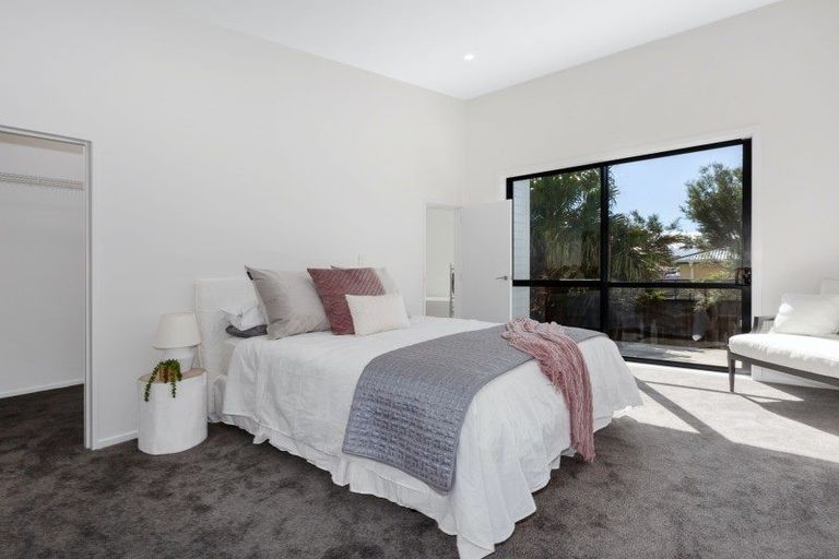 Photo of property in 18 Rifleman Lane, Paraparaumu Beach, Paraparaumu, 5032