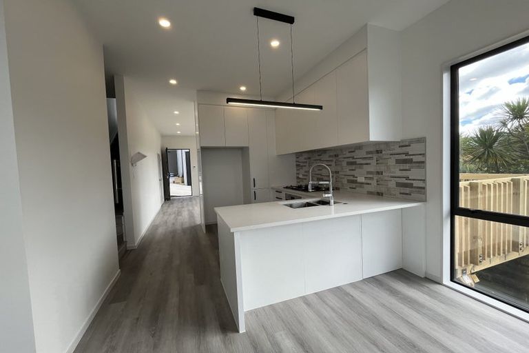 Photo of property in 10d Mantra Road, Massey, Auckland, 0614