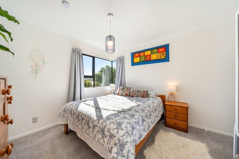 Photo of property in 50 Molyneux Close, Whitby, Porirua, 5024