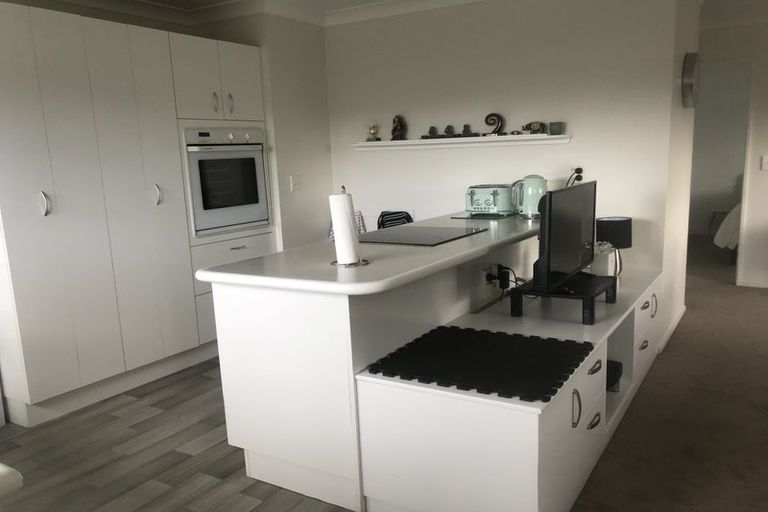 Photo of property in 1/28 Rewarewa Road, Te Atatu Peninsula, Auckland, 0610