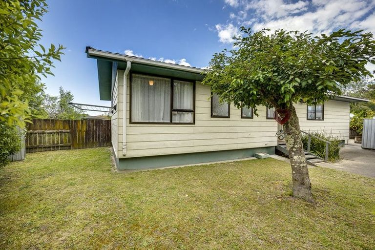 Photo of property in 1/11 Hetley Crescent, Taradale, Napier, 4112