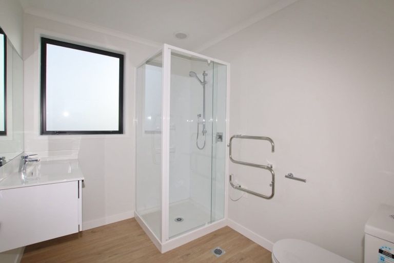 Photo of property in 6/5 Peachgrove Road, Te Atatu Peninsula, Auckland, 0610