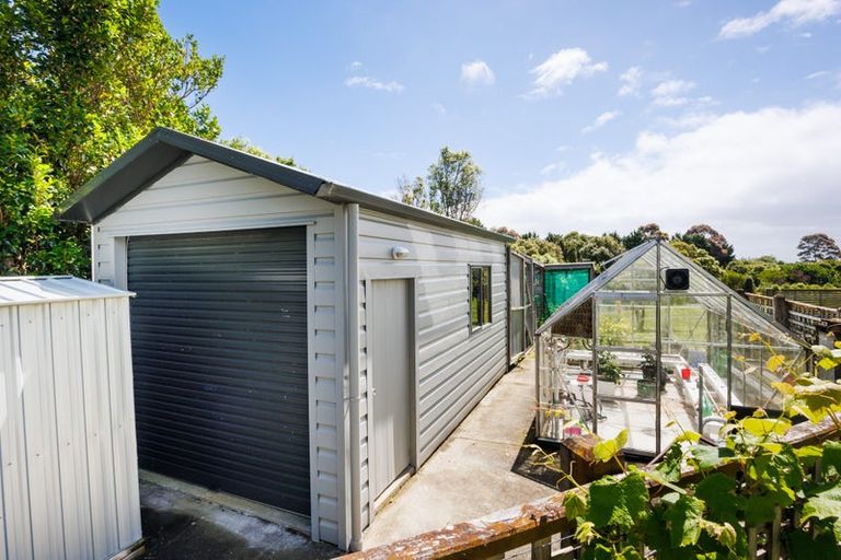 Photo of property in 27 Abby Road, Fitzherbert, Palmerston North, 4410