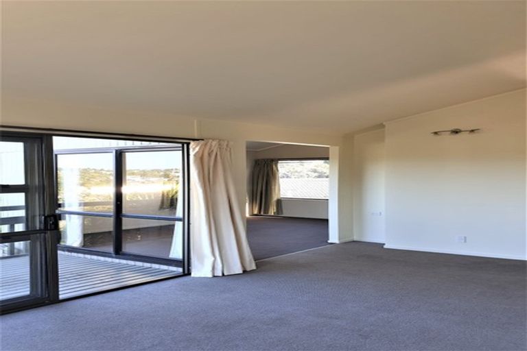 Photo of property in 38 Tree View Avenue, Glenfield, Auckland, 0629
