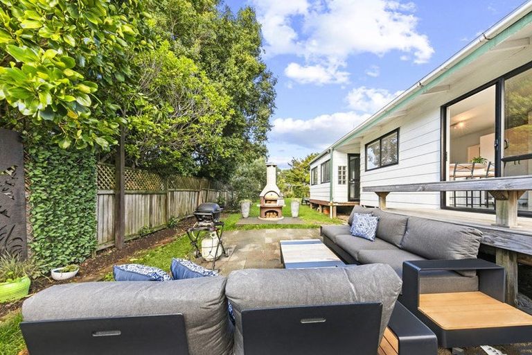 Photo of property in 1 Awatahi Place, Greenhithe, Auckland, 0632