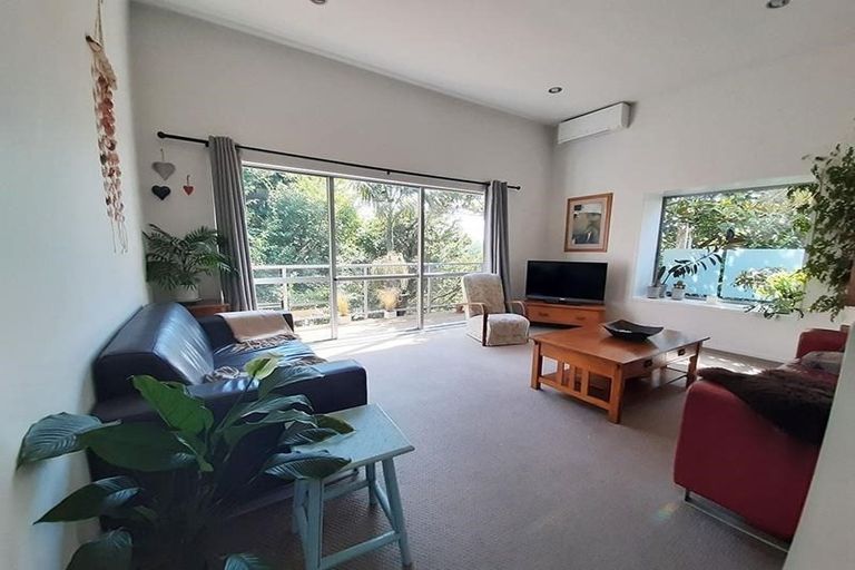 Photo of property in 76g Edmonton Road, Henderson, Auckland, 0612