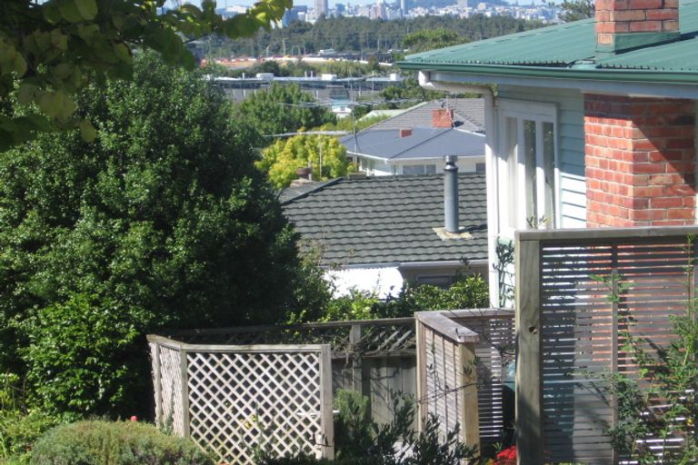 Photo of property in 3 Currey Crescent, Milford, Auckland, 0620