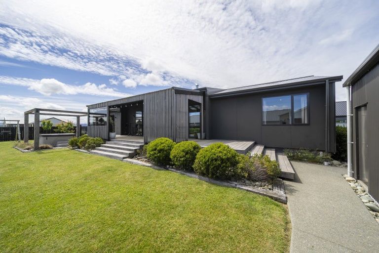 Photo of property in 52 Takitimu Avenue, Te Anau, 9600